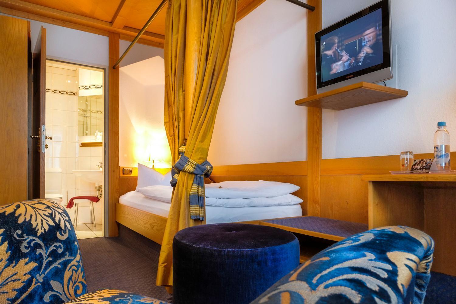 Hotel Post ブルクハウゼン エクステリア 写真