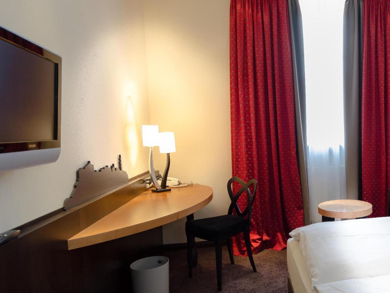 Hotel Post ブルクハウゼン エクステリア 写真
